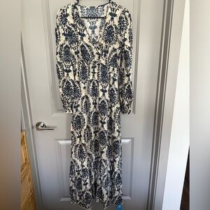 Cupshe Black and White Long Sleeve Sundress with V-Neck